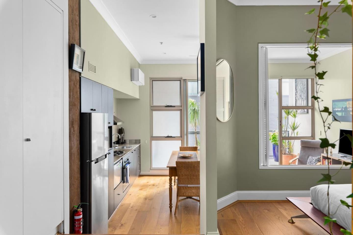 'laube 105' Modern Inner-city Sanctuary With Balcony * Sydney