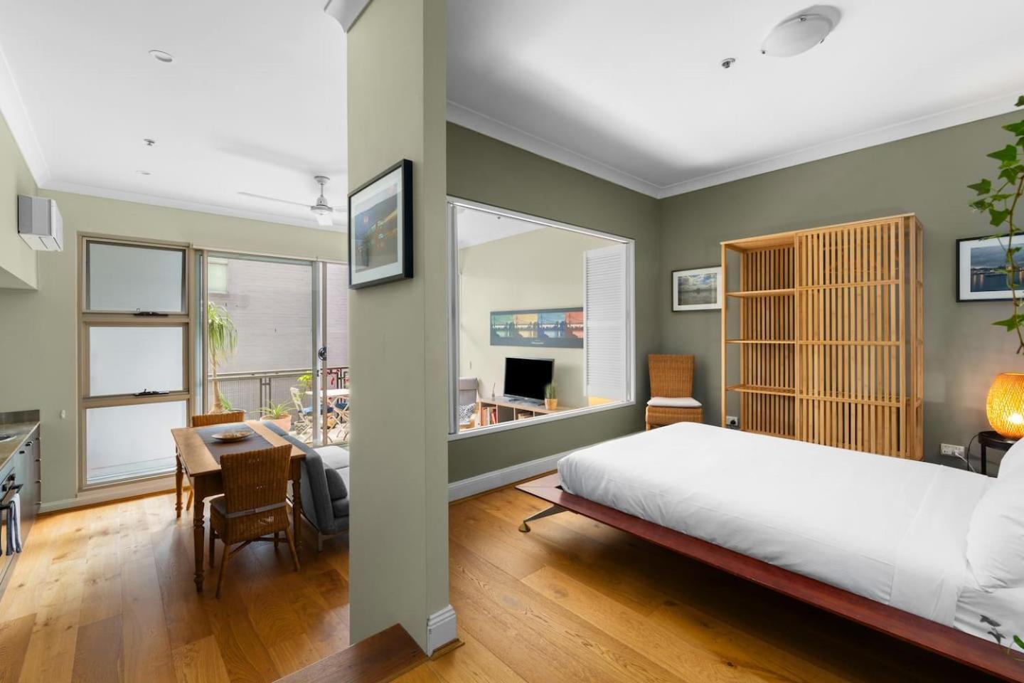 Apartment 'laube 105' Modern Inner-city Sanctuary With Balcony Sydney