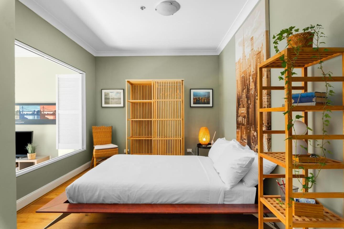 'laube 105' Modern Inner-city Sanctuary With Balcony Apartment
